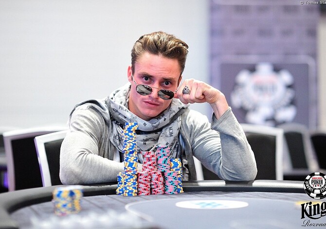 WSOPC Monster Stack: Finálové šestnáctce vévodí Yoan Argence. Češi ve dni 2 vyhořeli