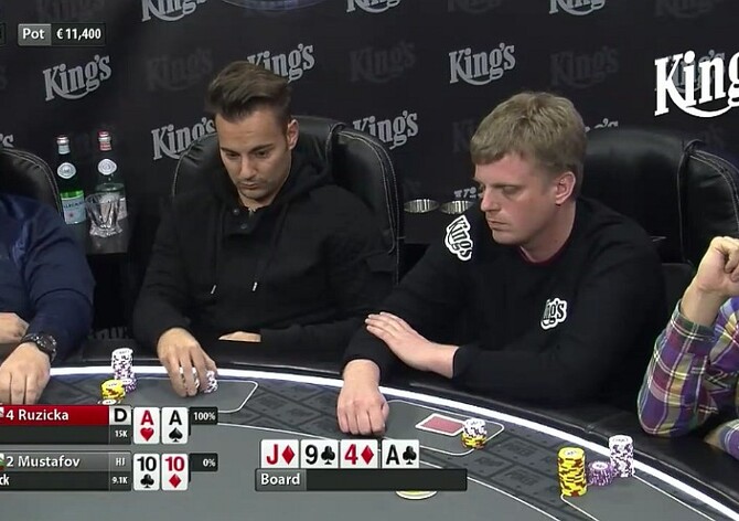 VIDEO: Hold&#039;emová CashKings pro Tomoviče, netratil ani Růžička