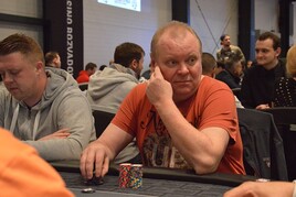 Do třetího dne Main Eventu WSOPC postoupil z Čechů už jen Petr Targa