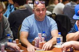 Ryan Hughes chipleaduje rekordní WPT Five Diamonds World Poker Classic