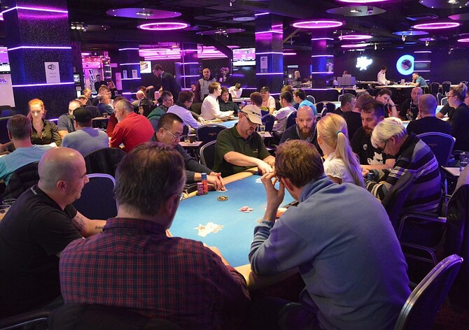 Ani v novém roce 2017 v Rebuy Stars nesundáme nohu z plynu!  Neváhejte a naskočte!
