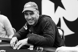 $100K Super High Roller: Bill Perkins už zvládl dvě re-entry