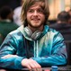PCB: Charlie Carrel je chipleaderem sedmičlenného finále $100K SHR