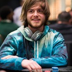 PCB: Charlie Carrel je chipleaderem sedmičlenného finále $100K SHR