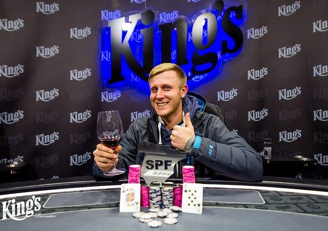 King's SPF: Spanish Cup opanoval Němec Jobbi. Rozehrál se Main Event i High Roller