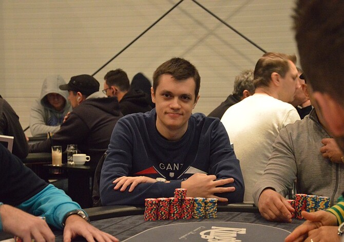 WSOP: Kabrhel v $10K heads-upu mimo ITM, Rudziankov postupuje v 15-kilovém 6-maxu