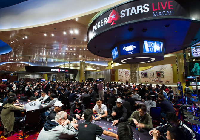 PSC Macau: Papáček s Rabotkinem postupují do třetího dne Main Eventu