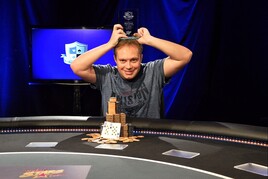 Dubnovým šampionem Main Eventu ČPT je olomoucký Laďa Tomášek