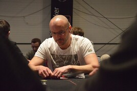 SPM €500K GTD: Ve dni 1B první dva české postupy, dnes se hraje i v Hiltonu