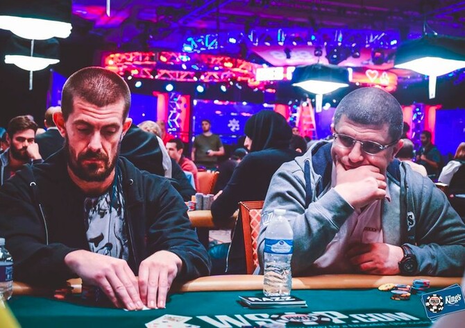 Leon Tsoukernik prošel zahajovacím dnem hvězdami nabitého $50K Players Championship