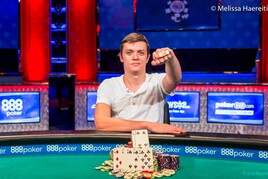 Pětiletka splněna! Artur veze do Čech WSOP náramek!