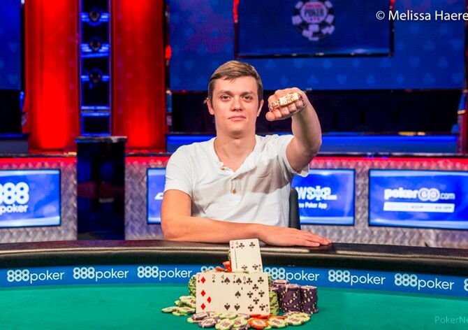Pětiletka splněna! Artur veze do Čech WSOP náramek!