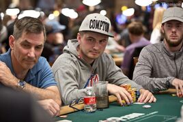 WSOP: Atmosféru pátého dne Main Eventu ochutná i duo Sklenička – Nakládal!