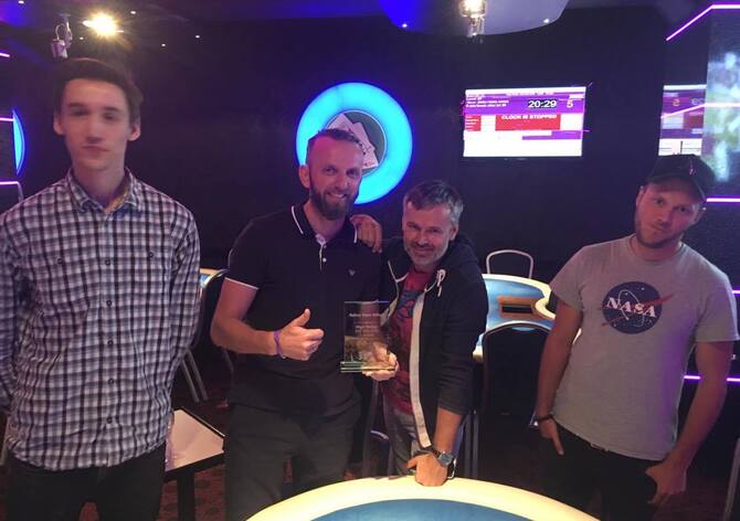 Hvězdně obsazený High Roller v Rebuy Stars skončil dealem