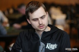 Poker EM Super High Roller: Leonův neúspěšný bluff na bublině a Kabrhelův mincash