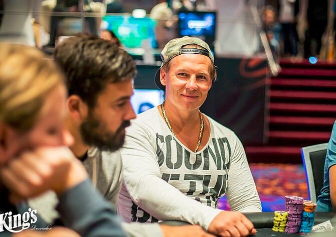 PokerNews Cup: Blaško, Tvrzník a Greizinger postupují ze dne 1B