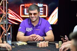 Leon Tsoukernik chipleaduje finále $10K High Rolleru v Soči!