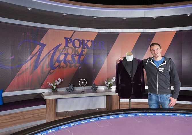 Fialové sako zná svého majitele! Poker Masters opanoval jednoznačně Steffen Sontheimer