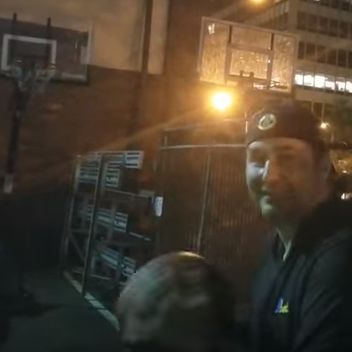 VIDEO: Koš za $15.000! Nesázejte se s Philem Hellmuthem!
