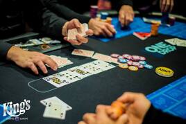 King&#039;s: Main Event POPT má odehrané tři startovní flighty