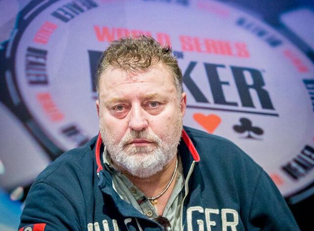 WSOPE Colossus €2M GTD: Do finále pokračuje Matouš Skořepa s Romanem Moťovským