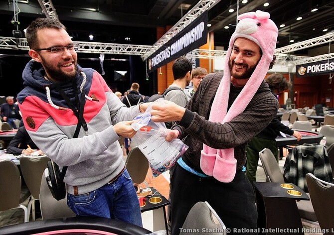 Hilton: Martin Urbánek chipleaduje PokerStars National Championship po prvním dni!