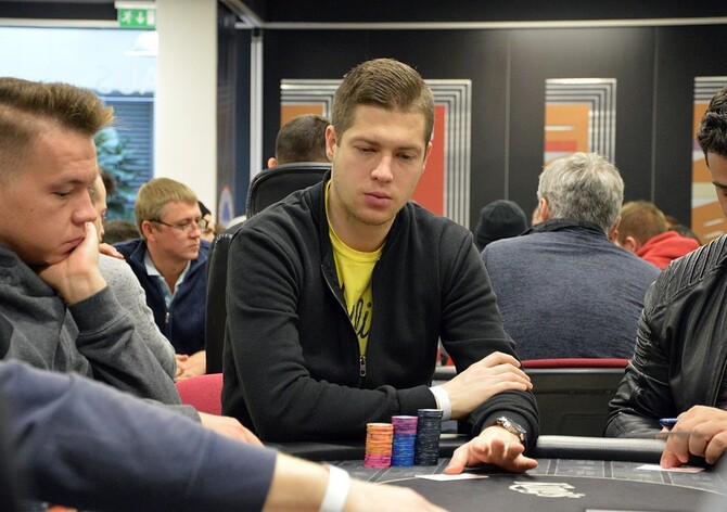 Adam Reitoral je chipleaderem Banco Casino Masters po dni 1C!