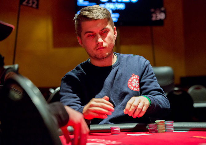 WPT Berlín den 1B: Ve vedení zůstává Karlic. Mrakeše doplnili Sklenička s Filatovem!