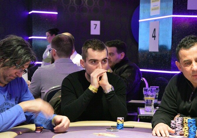 RebuyStars: Po úvodním flightu Main Eventu Prague Xmas Poker nasadil laťku Martin Barták