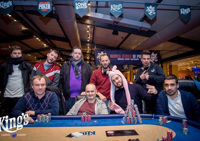 WSOPC Mini Event: Staszko s Mrakešem útočili na finálovém stole na prsten marně
