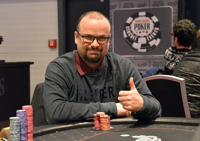 WSOPC: Osmičky v hlavní roli a další final table pro Záškodného