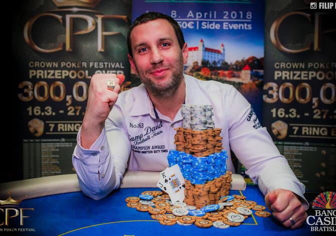 V Main Eventu Crown Poker Festivalu kraloval Petr Vlček! Po dealu bere skoro €33K!