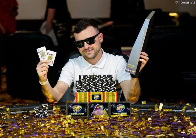 Savarin Main Event 5M GTD: Českou trofej z MČR v pokeru odváží na Ukrajinu Raul Gusyev!