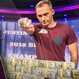 Byl kartu od vyřazení, přesto nakonec Justin Bonomo opanoval Super High Roller Bowl