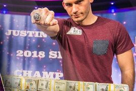 Byl kartu od vyřazení, přesto nakonec Justin Bonomo opanoval Super High Roller Bowl