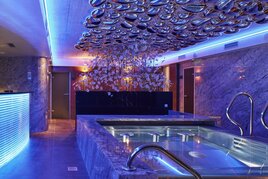 Doprovodný program Poker Fever Series: Steaky, drinky, party, wellness i stolní fotbálek!