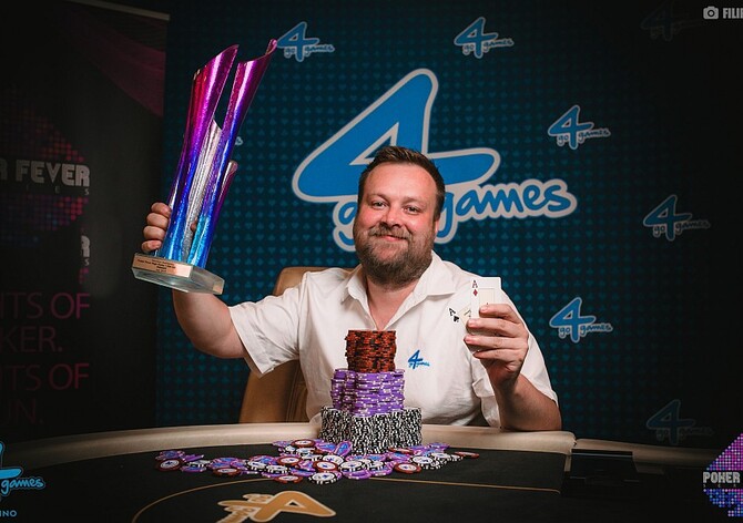Další olomoucký titul pro Papéna! Zvítězil v High Rolleru Poker Fever Series!