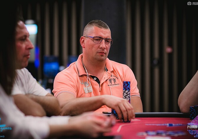 Poker Fever Series Main Event: Domácí barvy vede do třetího dne Jan Chrasćina