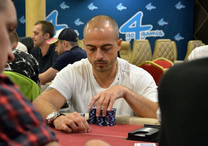 G4G: Petr Litera na chipleadu po prvním dni High Rolleru, Papáček v závěsu