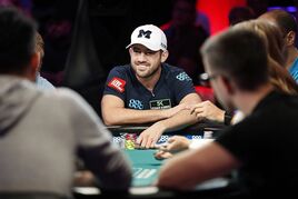 Strategie: Joe Cada promluvil o svém bluffu s A-6 proti Alexi Lynskeymu v Main Eventu WSOP