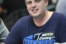 Vojtěch Růžička míří do třetího dne rekordního Main Eventu Aussie Millions