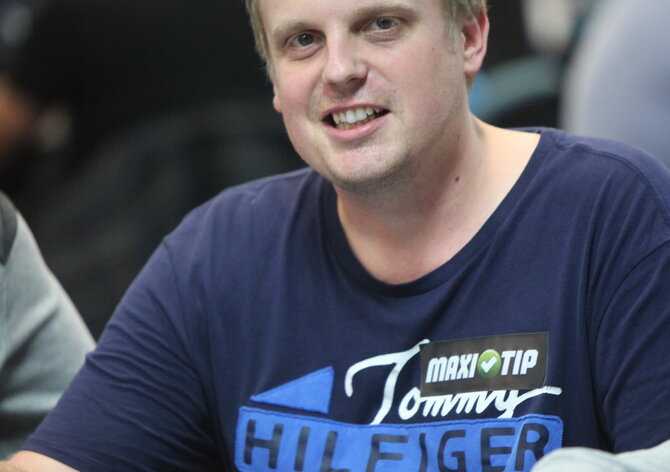 Vojtěch Růžička míří do třetího dne rekordního Main Eventu Aussie Millions