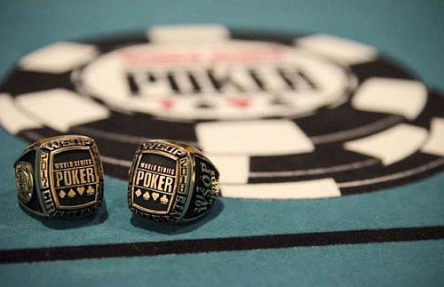 WSOPC ME den 1A: 15 českým postupům vévodí Filatov s Kabrhelem