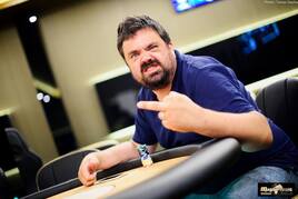Střídačka pokračuje. Listopadovým bounty hráčem Golden Rolleru je znovu starosta Řeporyj!