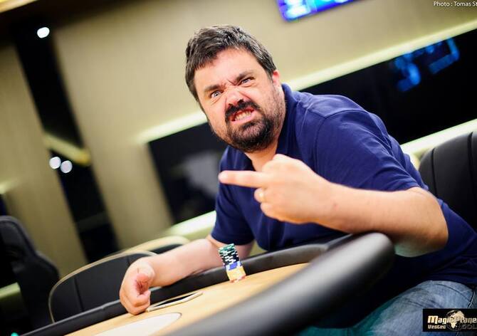 Střídačka pokračuje. Listopadovým bounty hráčem Golden Rolleru je znovu starosta Řeporyj!