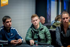 WSOPC: Kolařík zazářil v úvodním dni Monster Stacku, Dovzhenko nasadil prsten v 7 Card Stud
