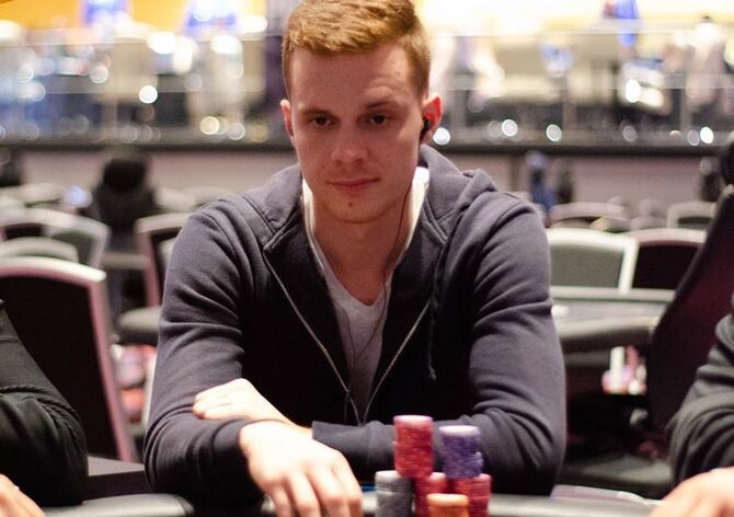 WSOPE Colossus: Sebastian Kos jednoznačně ovládl druhý startovní flight!