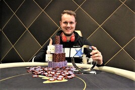 WPT den 5 telegraficky: Hóta, Sklenička, Císařovský, Souček...