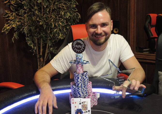 Říjnový ČPS Speciál v Hradci Králové ovládl po 4-way dealu Radek Průša!!