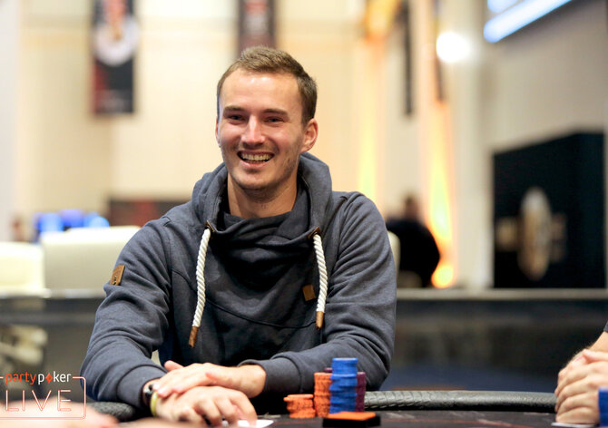 Finálovou šestku v CPP $250.000 Super High Rolleru vede Němec Steffen Sontheimer